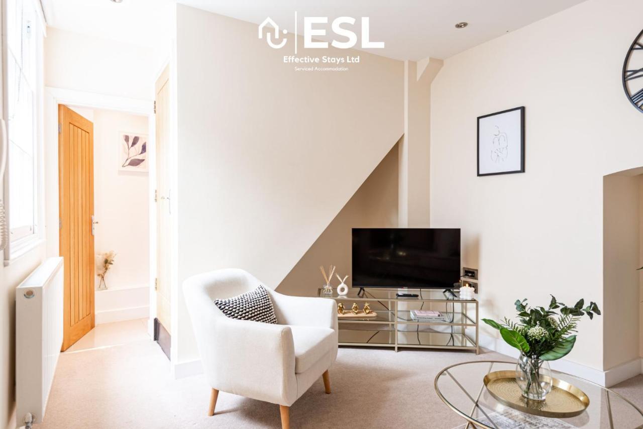 Super - Quiet - 2 Bedroom Shrewsbury